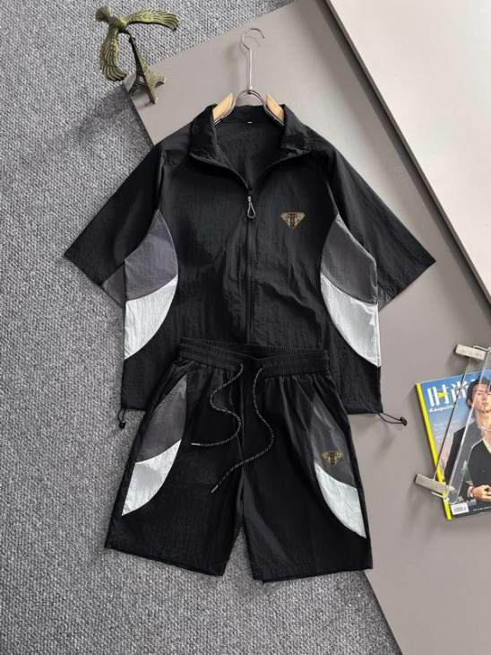 Picture of Gucci Shirt Pant Suits _SKUGucciS-2XLxetr0222270